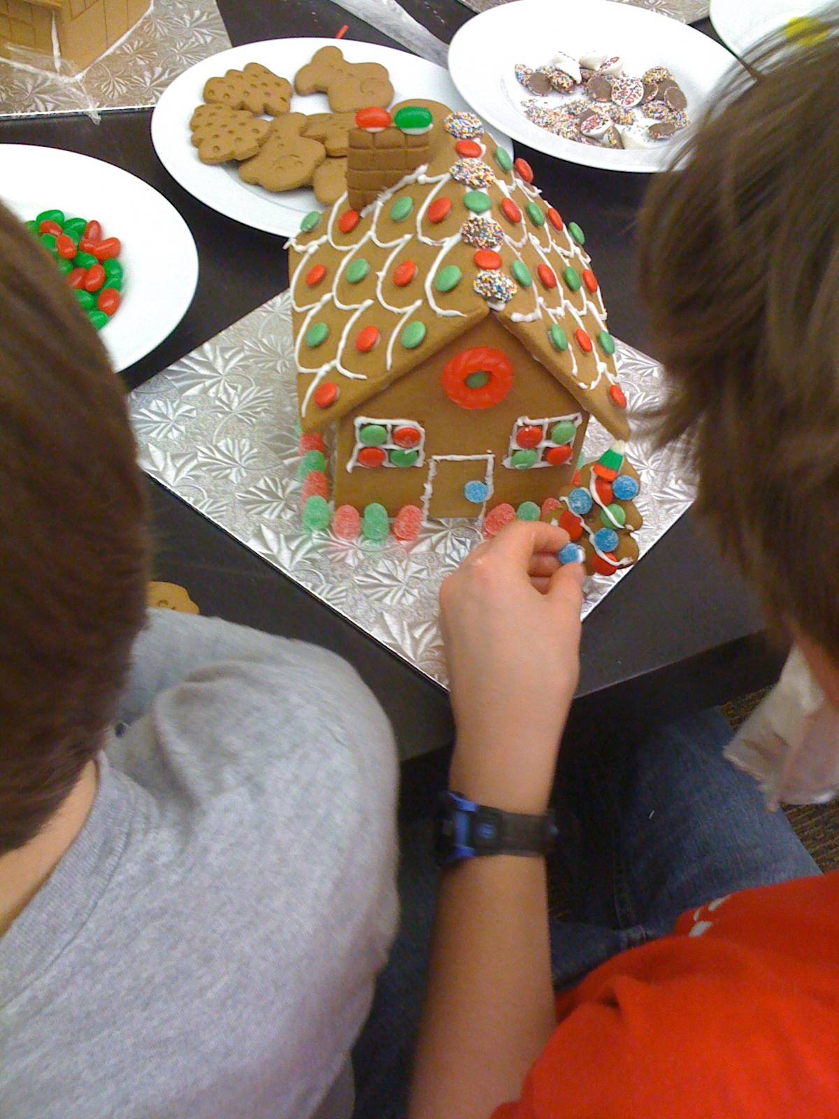 Constructing a gingerbread house